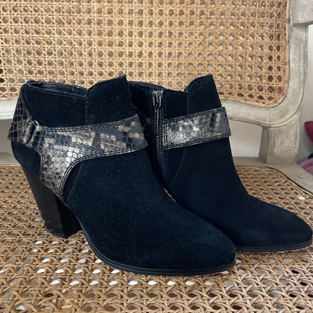 Donald Pliner 7.5 black Boot